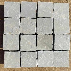 Pavés en grès gris Kandla de qualité supérieure, design moderne, pierres naturelles brutes, pour pavage extérieur, par Shivara Stones - Product Image 2