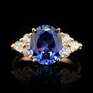 Bague pour femme en argent 925 avec saphir bleu taille ovale et accents de moissanite, style classique de fiançailles, sertissage à griffes - Product Image 1