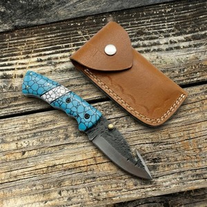 Cuchillo de Caza Plegable de Acero Hecho a Mano con Hoja de Gancho para Deshuesar, Mango de Resina Turquesa y Funda de Cuero - Product Image 6
