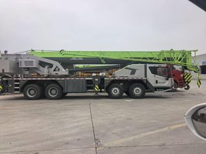 Grue sur camion ZOOMLION ZTC500A562-3 en excellent état, 50 tonnes, grue mobile hydraulique de levage pour la construction - Product Image 2