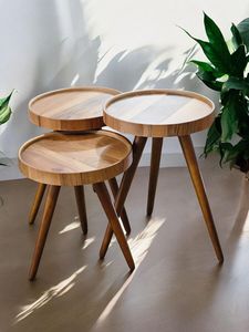 Table basse moderne en bois écologique de style européen, avec sculpture/statue/figurine humaine blanche pour salon - Product Image 3