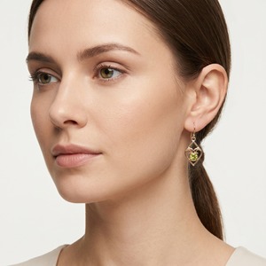 Pendientes Colgantes de Peridoto Natural, Geométricos, de Latón, Chapados en Oro, con Forma de Corazón, Hechos a Mano, Regalo para Mujer, Joyería Minimalista - Product Image 6