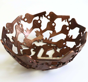 Cuenco de Metal decorativo japonés de diseñador hecho a mano de alta tendencia, forma texturizada única para el hogar, cocina, nuevo cuenco decorativo único - Product Image 2