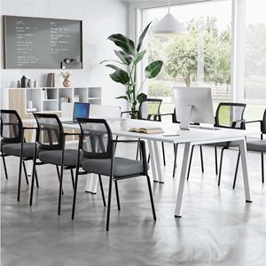 Sedia da Ufficio Ergonomica Impilabile con Schienale in Rete e Braccioli, Grigia - Product Image 5