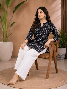 Conjunto Casual Étnico para Mujer, Kurta Negra con Estampado Digital y Pantalón Palazzo Blanco, Manga 3/4 - Product Image 2