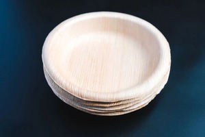 จานใบปาล์มอะเรก้าขนาด 5 นิ้ว แบบใช้แล้วทิ้ง ทำจากไม้ไผ่ ย่อยสลายได้ เป็นมิตรกับสิ่งแวดล้อม น้ำหนักเบา บรรจุภัณฑ์แบบแพ็คใหญ่ สำหรับงานปาร์ตี้ - Product Image 3