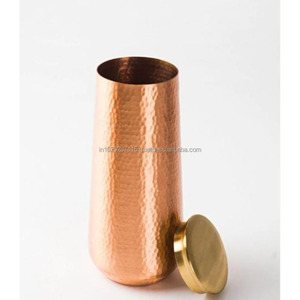 Botella de agua de cobre sin BPA ecológica con beneficios ayurvédicos para la desintoxicación de un estilo de vida saludable y el impulso de la inmunidad - Product Image 1