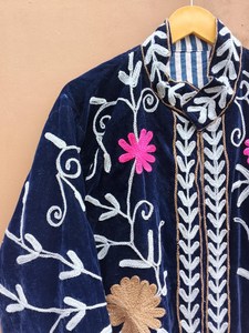 Veste Suzani en velours bleu marine faite à la main, style quotidien, broderie florale, manteau bohème, élégance et confort intemporels, blazer - Product Image 5
