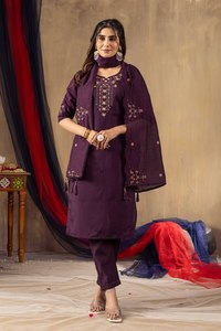 Traje de Pantalón Recto de Seda Romana de Lujo con Bordado a Mano y Dupatta de Seda Chanderi, Ropa Festiva para Mujer - Product Image 4