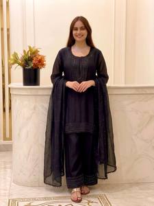 Traje de 3 piezas Georgette para fiesta, largo hasta el suelo, con top, pantalón palazzo y dupatta, con bordados elaborados y pedrería, para mujer. - Product Image 1