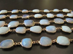 Ópalo Rosa Místico, Forma Irregular, Briolette, Cadena de Latón con Bisel, Joyería de Alta Calidad, Tamaño 12-15 mm - Product Image 1