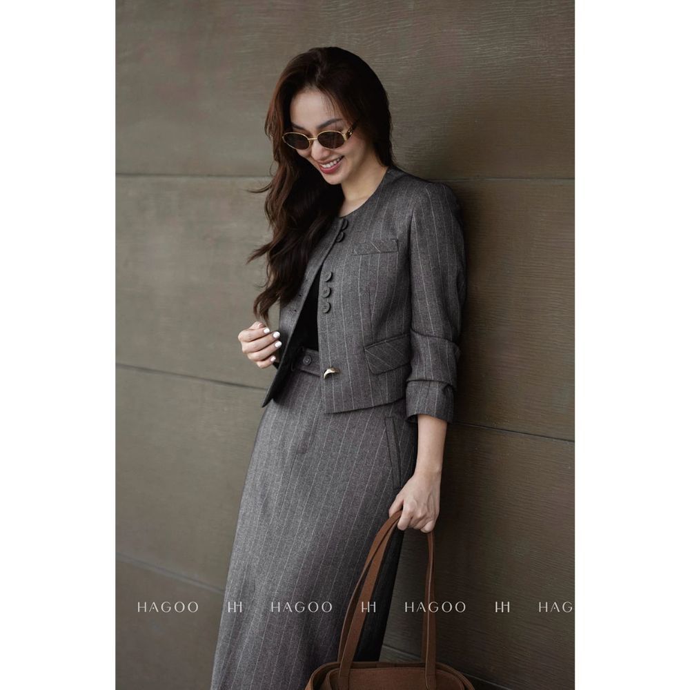 B9054 Women's Single Breasted Short Cropped Tailored Wool Silk Breathable Gray Pinstripe Elegant Blazer Office Wear Business · image 2