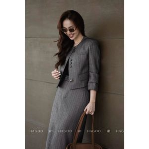 Blazer Gris a Rayas de Lana/Seda Transpirable de Un Solo Botón para Mujer, Estilo Casual de Negocios para Oficina - Product Image 2