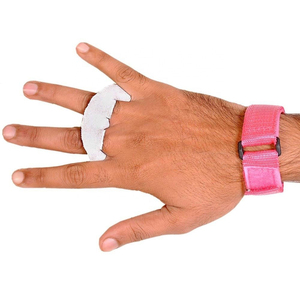 ขายส่งที่จับมือสำหรับยิมนาสติก 3 รู ป้องกันการลื่น ที่จับยกน้ำหนักหนัง ที่จับมือสำหรับออกกำลังกาย ราคาขายส่ง พร้อมโลโก้ตามสั่ง - Product Image 6