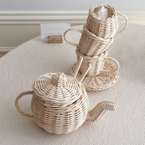 Jouets créatifs pour enfants en rotin naturel de qualité supérieure, service à thé jouet au design mignon, tasse et théière. - Product Image 3