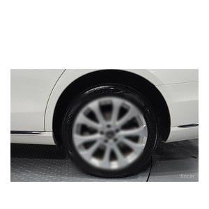 เมอร์เซเดส-เบนซ์ อี-คลาส อี300 4MATIC Exclusive ปี 2019 ระยะทาง 65,722 กม. เกียร์อัตโนมัติ เบาะหนัง มาตรฐานไอเสียยูโร 5 พวงมาลัยซ้าย ขับเคลื่อนล้อหลัง - Product Image 4