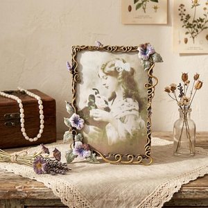Cadre photo en métal fait main, minimaliste, pour bureau, décoration moderne de salon, cadeau unique pour un anniversaire - Product Image 6