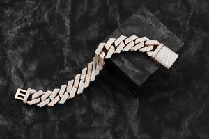 Bracelet à breloques unisexe Hiphop plaqué or 14 carats, serti de diamants ronds taille brillant, couleur D, fantaisie, GIA - Product Image 2