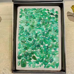 Collar con Colgante de Cabujón de Crisoprasa Verde Natural, Lote de Joyería Chapada en Plata con Formas Mixtas, Encantadores Amuletos - Product Image 1