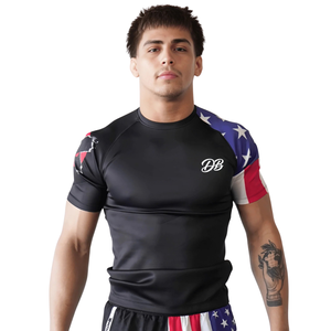 Camiseta de Compresión Personalizada para Hombre, Negra, con Bandera Americana, Manga Corta, Cuello Redondo, Ajustada, para Gimnasio, Entrenamiento, Deporte, Capa Base Deportiva - Product Image 1