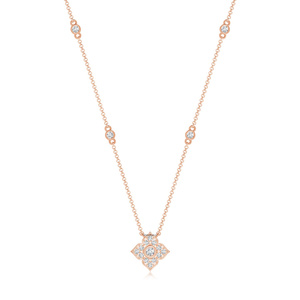 Colgante de Diamante Cultivado en Laboratorio con Corte Redondo y Diseño Floral de Trébol, con Detalles en Bisel, en Oro de 10K, 14K, 18K, Plata de Ley 925 y 935 - Product Image 2