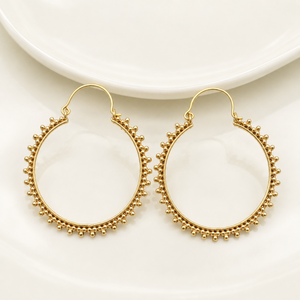 Boucles d'oreilles créoles bohèmes en laiton plaqué or, design boule bicolore argent et or, bijoux unisexe - Product Image 4