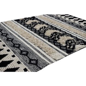 Tapis marocain tissé à la main - Tapis en laine rayé noir et blanc - Décoration bohème pour salon - Product Image 3