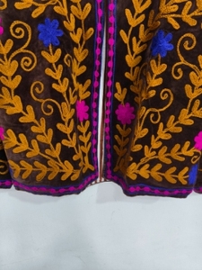 เสื้อแจ็คเก็ตปักลายซูซานีผ้ากำมะหยี่สำหรับผู้หญิง ระบายอากาศได้ดี ลายดอกไม้ งานฝีมือทำมือ เสื้อแจ็คเก็ตผู้หญิง ดีไซน์สวยงาม - Product Image 2