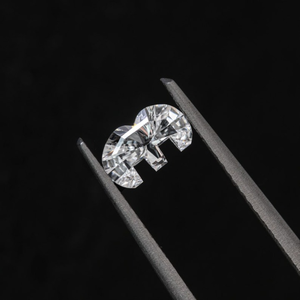 Elegante diamante suelto de 1 quilate con certificación IGI, VVS, cultivado en laboratorio, corte elegante en forma de letra E, para la elaboración de colgantes al precio más bajo. - Product Image 2