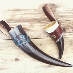 Tasse en corne de buffle naturelle faite à la main avec support en bois, décoration rustique pour la maison - Product Image 5
