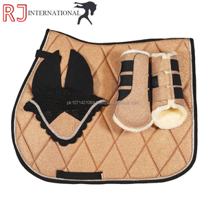 Ensemble de tapis de selle de dressage personnalisé à paillettes, respirant avec rembourrage en polyester, bonnet d'oreille et bottes pour l'équitation - Product Image 5