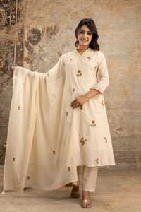 Ensemble de costume long en lin soyeux beige de qualité supérieure, brodé, séchage rapide, entièrement doublé, avec pantalon et dupatta assortis pour femme, tenue ethnique - Product Image 1