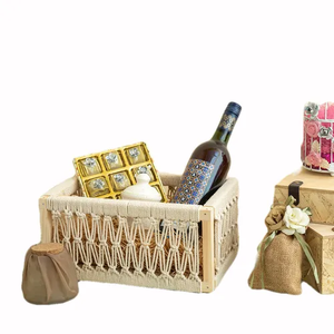 Cesta de Macramé Hecha a Mano de Algodón de Lujo, Diseñada con Estilo Artístico para Tiendas de Conveniencia, Disponible en Tamaños Personalizados - Product Image 6