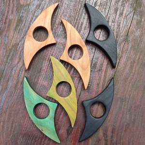 8 supports de livres en bois au fini rustique pour les amateurs de l'artisanat traditionnel en bois, favorisant une lecture détendue - Product Image 3