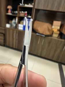 Ciseaux à sourcils en acier japonais de qualité supérieure avec logo personnalisé, design à ressort, pointe incurvée et arrondie, toutes couleurs, pour salon professionnel - Product Image 2
