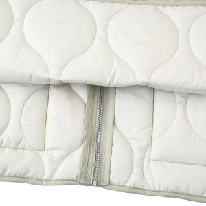 Otoño Invierno abrigo de cuello redondo para mujer nueva Chaqueta de algodón acolchada ligera decoración de bolsillo tela de lona servicio OEM disponible - Product Image 6