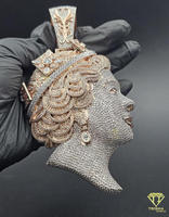 Colgante de Lujo con Diseño de Busto de Reina y Corona en Acabado Dorado de Alto Brillo, Joyería de Plata 925