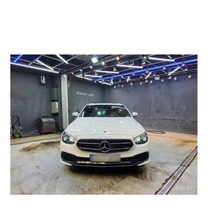 Mercedes-Benz Clase E E350 4MATIC Avantgarde, Asientos de Cuero Automáticos, Volante a la Izquierda, Cámara Trasera, Marzo 2022, 23,700 km - Product Image 3