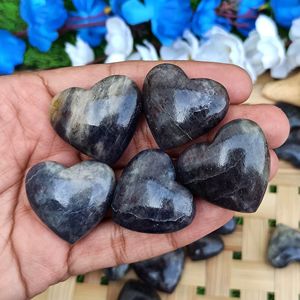 Cristal de Iolita Natural Chakralume, Corazón Grabado, Piedra Curativa Pulida, Reiki, Meditación, Energía, Feng Shui, Amor, Honor, Decoración - Product Image 2