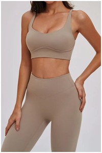 Ensemble de yoga 2 pièces pour femmes, vente en gros personnalisée, extensible dans quatre directions, soutien-gorge de sport sans couture et leggings élastiques taille haute - Product Image 3
