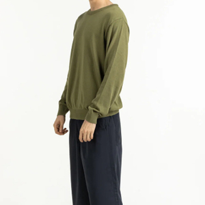 Suéter de Cuello Redondo, Corte Regular, Color Sólido, Manga Larga, Transpirable, Tejido Grueso, 100% Algodón, 300g, Logotipo Personalizado en la Parte Delantera, Informal - Product Image 4