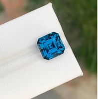Pierre précieuse naturelle Topaze bleue de Londres de Hasnain Gems, taille princesse carrée, calibrée du Rajasthan, disponible dans toutes les tailles