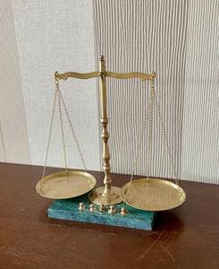 Báscula de la Justicia Clásica de Latón, Escultura Decorativa para Oficina de Abogados, Firma Legal y Sala de Juzgados - Product Image 6