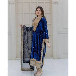 Ensemble haut-dupatta et bas pour femmes de marque, avec broderie lourde et travail de séquence, look élégant - Product Image 6