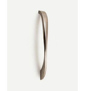 Elegante Tirador de Puerta de Latón para Entrada, Diseño Premium Regal Crest, Hecho a Mano en Latón - Product Image 5