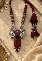Magnifique collier de créateur avec pendentif paon incrusté de pierres, orné de perles et de latkan |   Dori réglable fait main