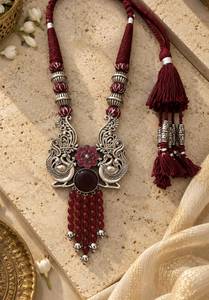 Magnifique collier de créateur avec pendentif paon incrusté de pierres, orné de perles et de latkan |   Dori réglable fait main - Product Image 3