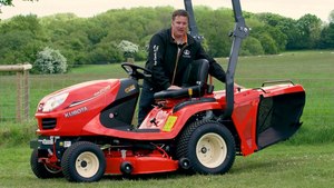 High Quality Kubota T2290 Riding Lawn Mower 22HP Garden Tractor Durable Grass Cutting <b>Machine</b> for Farms Parks and Landscapes - Product Image 6