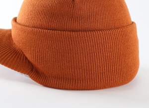 Bonnet en tricot côtelé épais et chaud à motif camouflage pour les sports d'hiver, le ski et la course à pied - Product Image 3