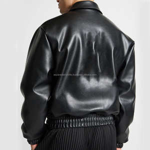 Chaqueta Universitaria de Cuero para Hombre, Estilo Bomber, Invierno, con Bordado Chenille de Alta Calidad y Diseño Patchwork - Product Image 3